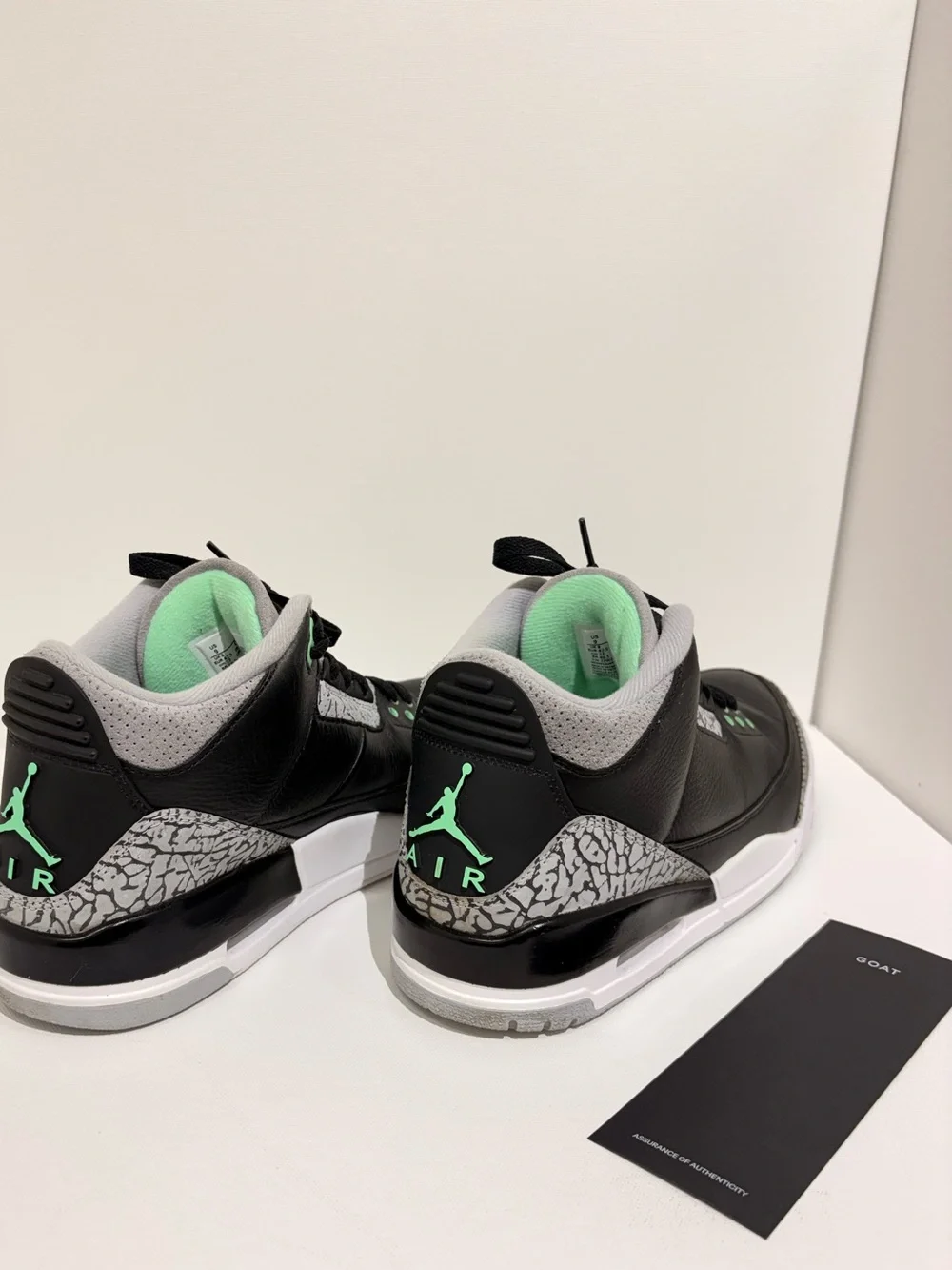 Air Jordan 3 Retro 'Green Glow'